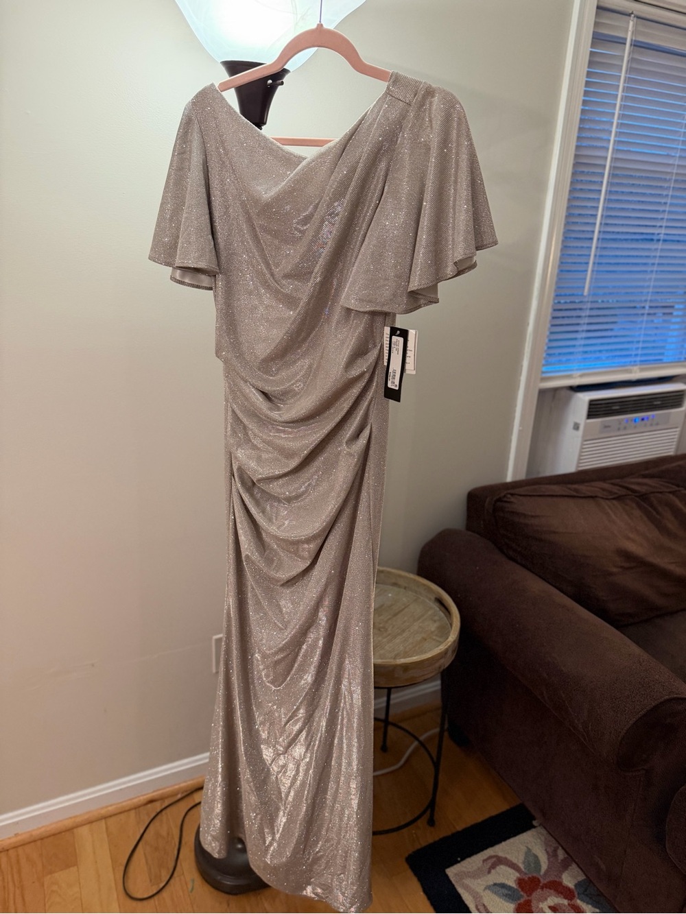 Betsy & Adam Metallic Flutter Sleeve Ruched Gown Size 6 NWT - Picture 2 of 6